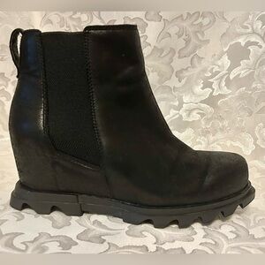 Sorel Joan Of Artic Wedge II Chelsea Boots, Size 8.5, Black